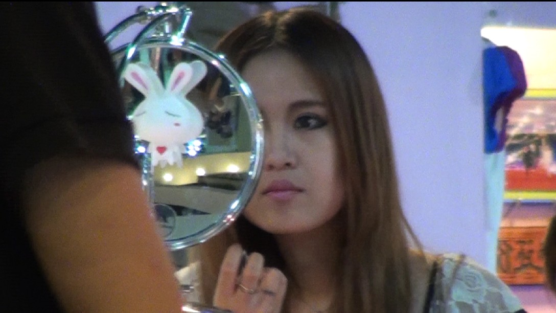 名门夜宴街拍CD原版2:华灯初上.在线免费看美眉清晰T痕凸起