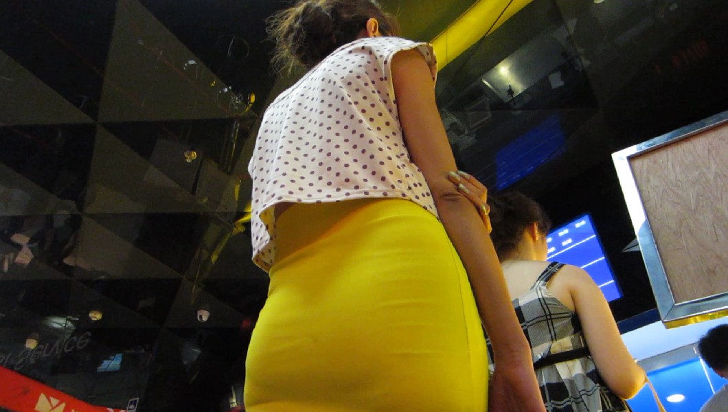 名门夜宴街拍CD原版5:商业街上的莲花身婊子心的裹裙女们