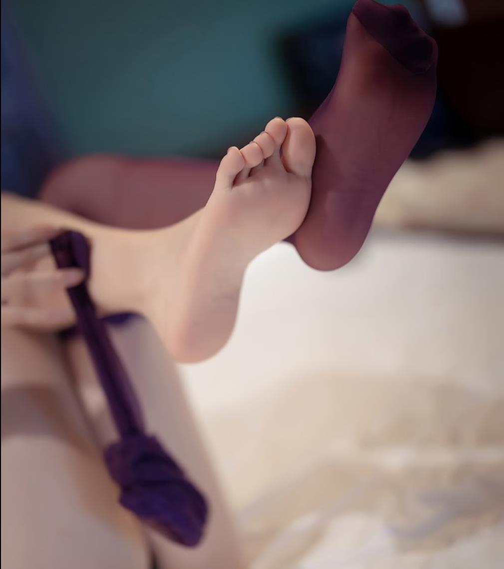 美妙浮力-母狗Irena大人不要阿,白嫩翘臀大长腿+粉红鲜嫩抱