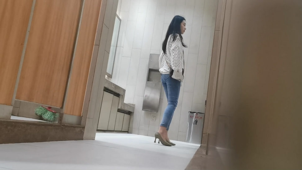 众筹价值1500超牛X1:街拍高挑靓女YYDS丁内裹裙双峰插云奇观