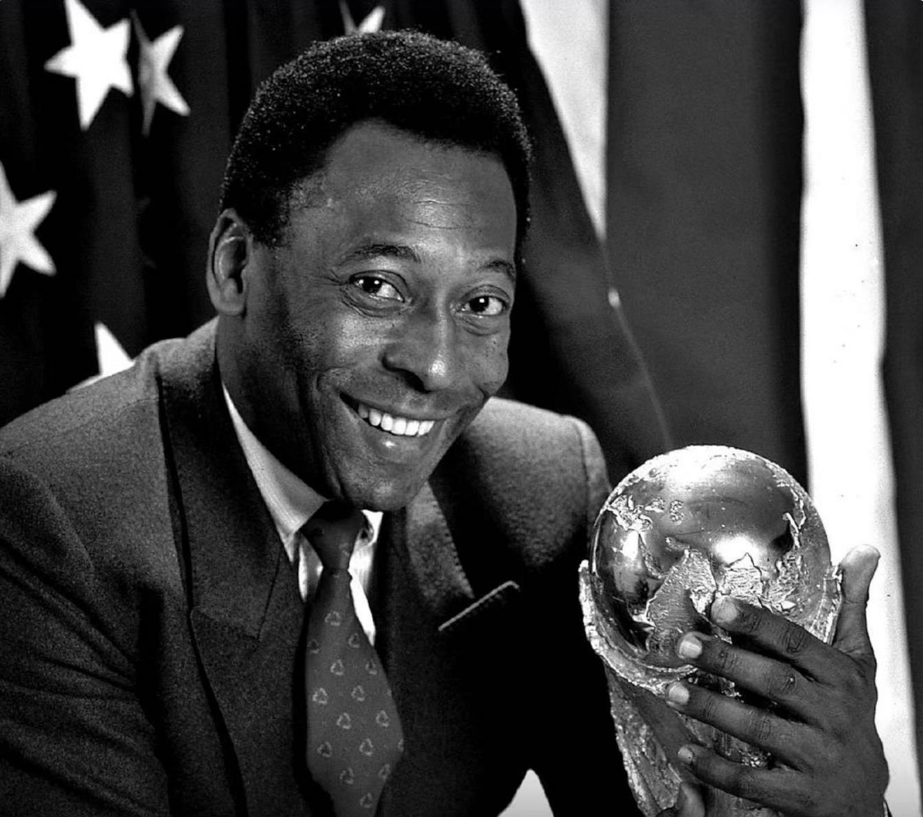 北京时间12月30日凌晨3点巴西球王贝利去世.享年82岁