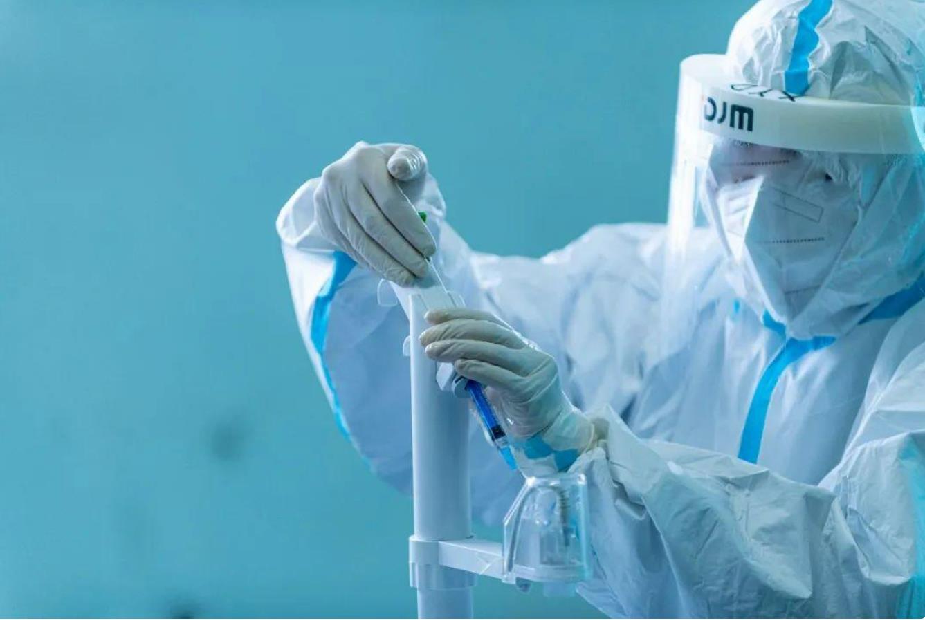 新冠病毒预测者发现新变种增长速度实在太快.小心王重阳