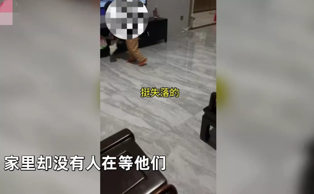 女孩首次跟心爱的男友回家:被他妈安排吃剩菜饭,住杂物间