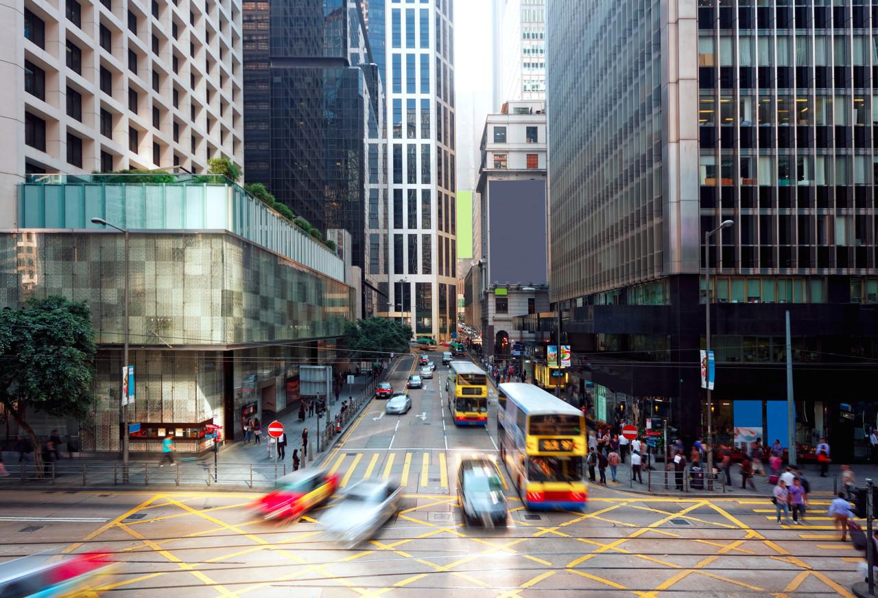 深圳带奶茶跑腿回港发现商机.一趟能赚数百元这生意怎么样?