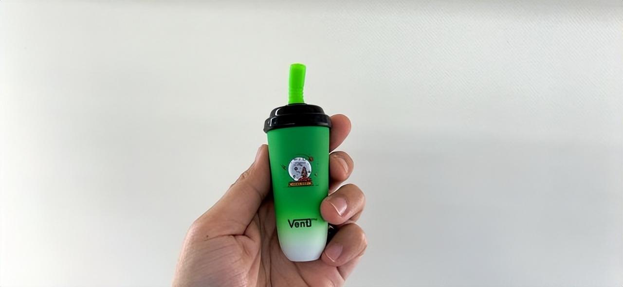 315来了:长期吸食奶茶杯或致闭经不孕.电子烟变装后成网红零食