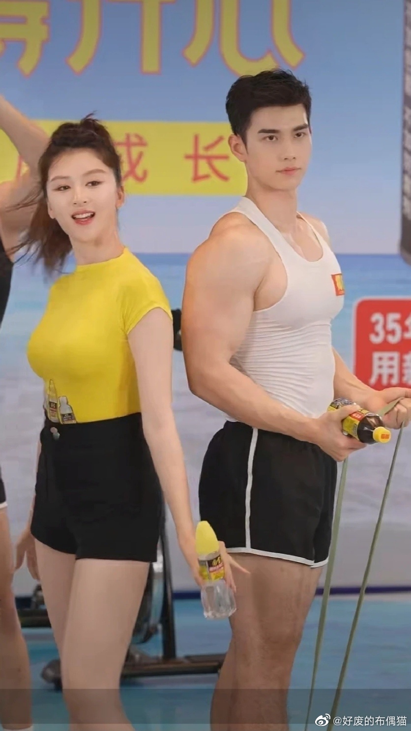 椰树首次正面回应直播风格争议.椰树.原汁原味.不迷失自我