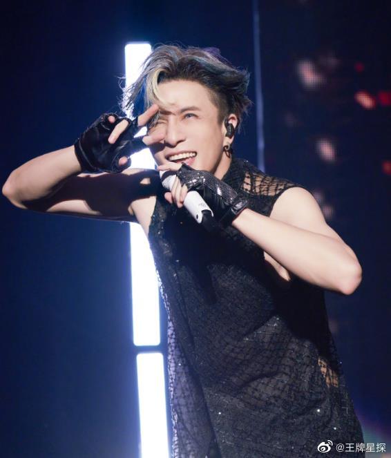 大明星也是小迷弟：薛之谦说我开始找你了，梅西