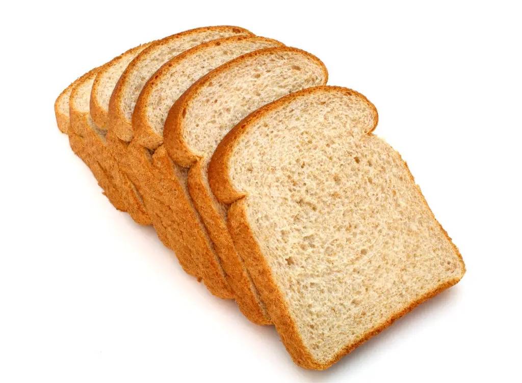 喜欢吃面包的人都知道，它有许多小孔，咬起来很松软