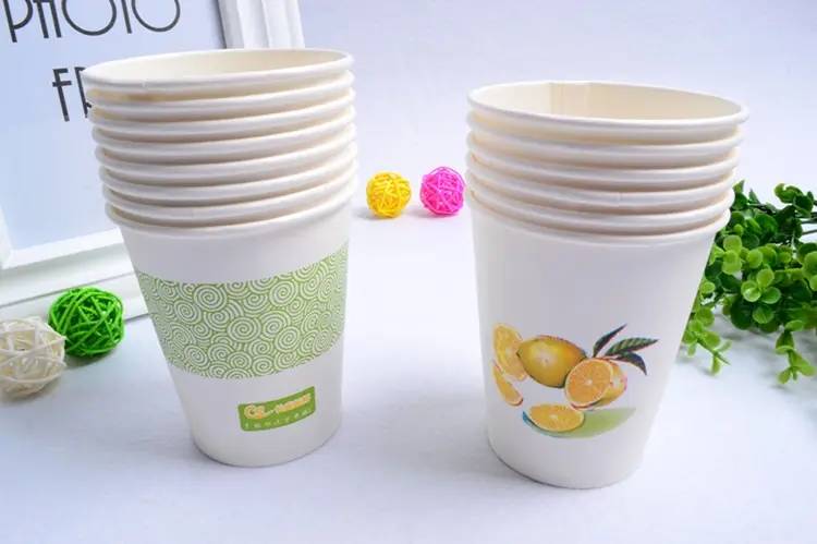 一次性纸杯喝水会严重伤害身体健康，请勿在使用！