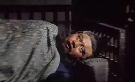 张飞睡觉的时候睁着眼睛，这种情况在现实中真的存在吗？