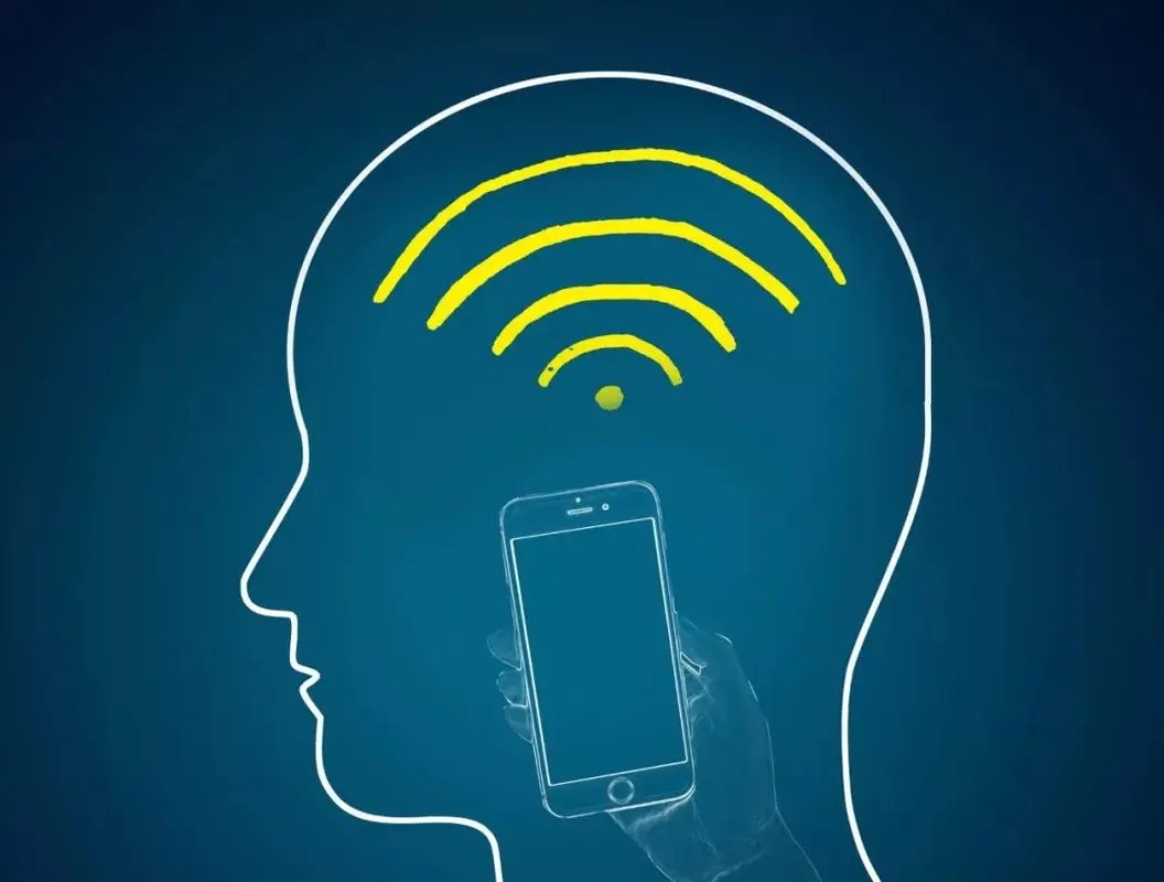 你睡觉时还把手机放枕头边吗？信号越强辐射越大吗？