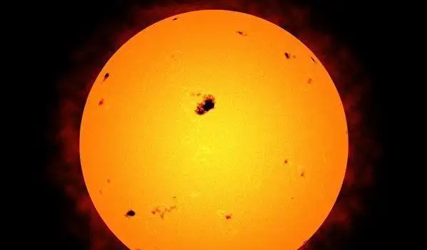 太阳黑子到底是个啥玩意？为什么又说它是黑的呢？