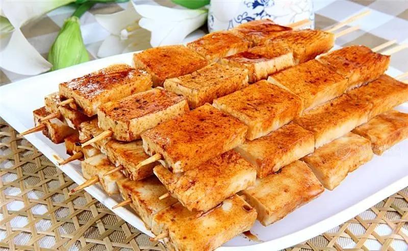 千页豆腐和鱼豆腐这些都是属于豆腐类食品吗？