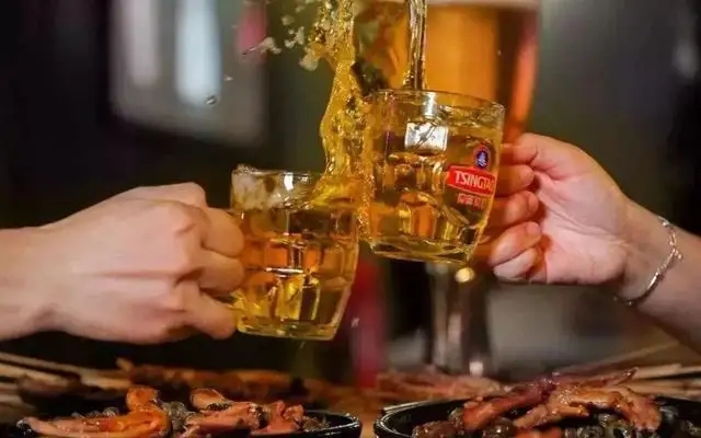 喝酒越多就更加伤害大脑，适当饮酒也有害身体健康！