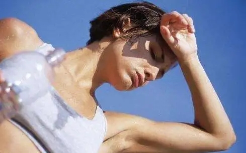 出汗越多的情况下，减肥就越神奇？别被汗水骗了