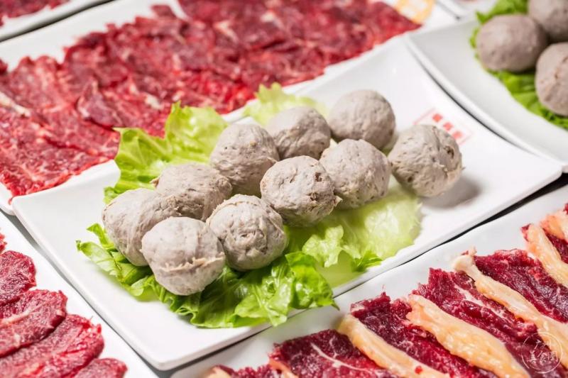 火锅店里的牛肉丸能吃吗？都是用什么材料做的？