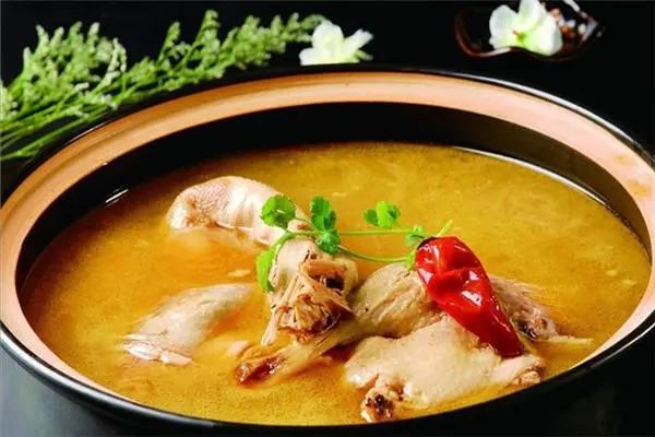 煲汤时间越久,汤的营养就越高?长时间炖煮对汤品的影响