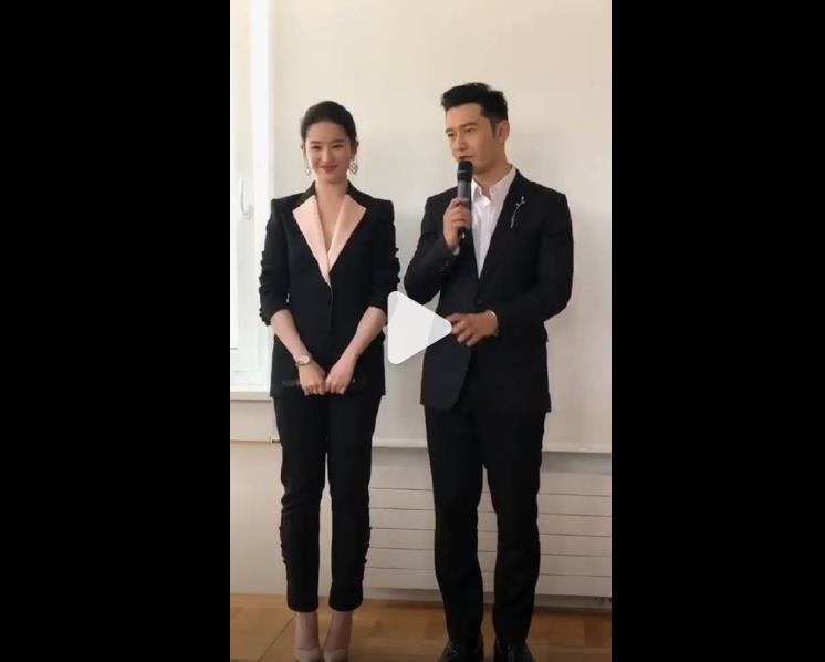 当年拍神雕侠侣时，在九寨沟黄晓明曾跳瀑布救刘亦菲