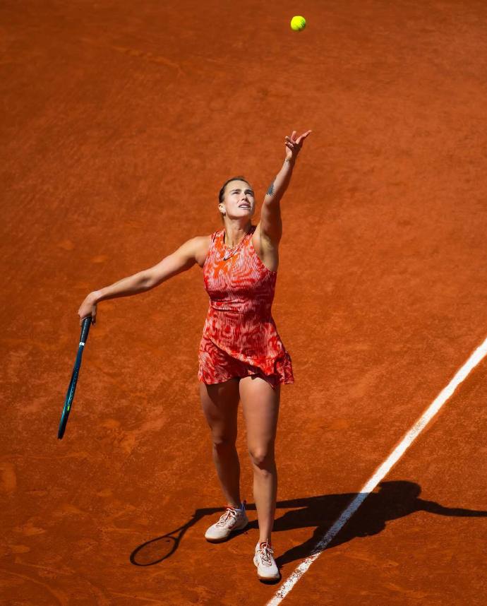 为什么打球的女生都要穿网球裙呢？