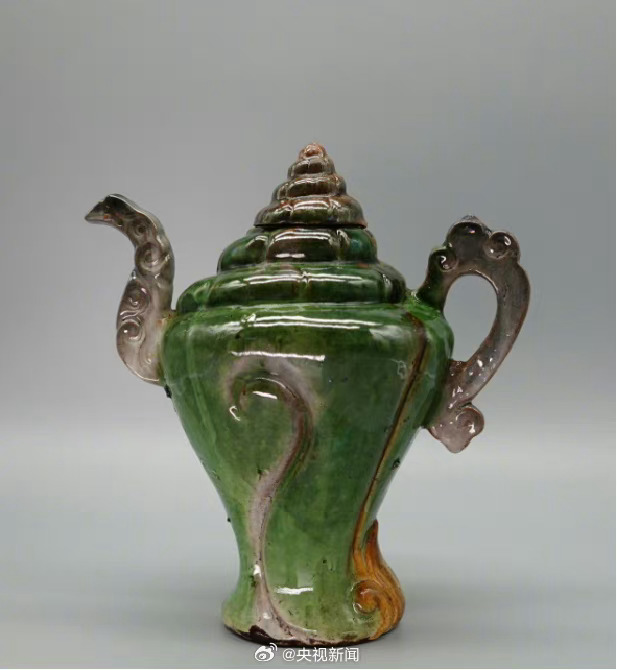 南海沉船打捞出的900余件套文物惊艳了，古代海上丝绸之路