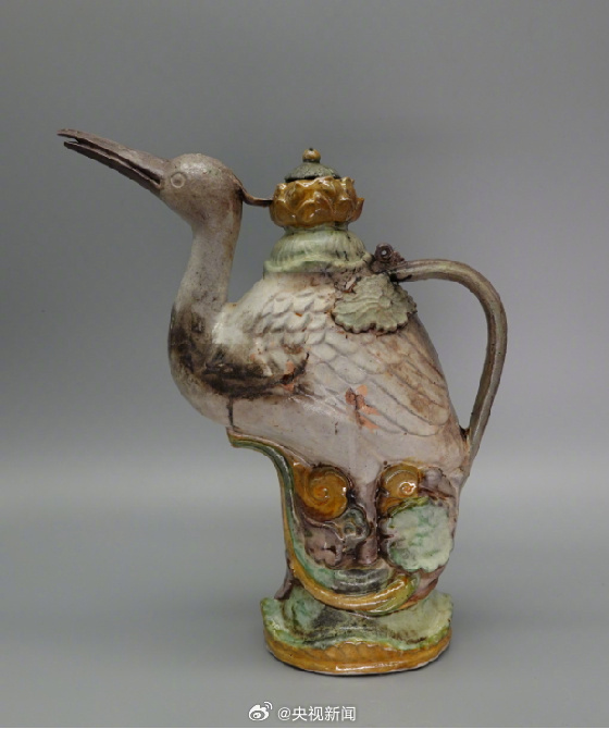 南海沉船打捞出的900余件套文物惊艳了，古代海上丝绸之路