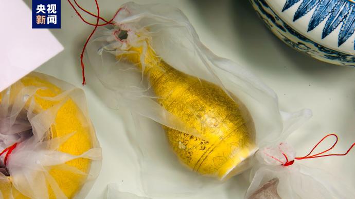 南海沉船打捞出的900余件套文物惊艳了，古代海上丝绸之路