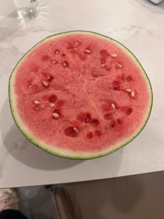 路边切一半的西瓜真的不卫生,别再买这些暴露在外界的水果