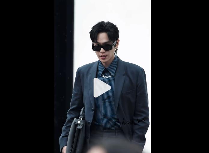 星光熠熠：张若昀许凯目黑莲方灿同排看秀齐聚米兰时装周