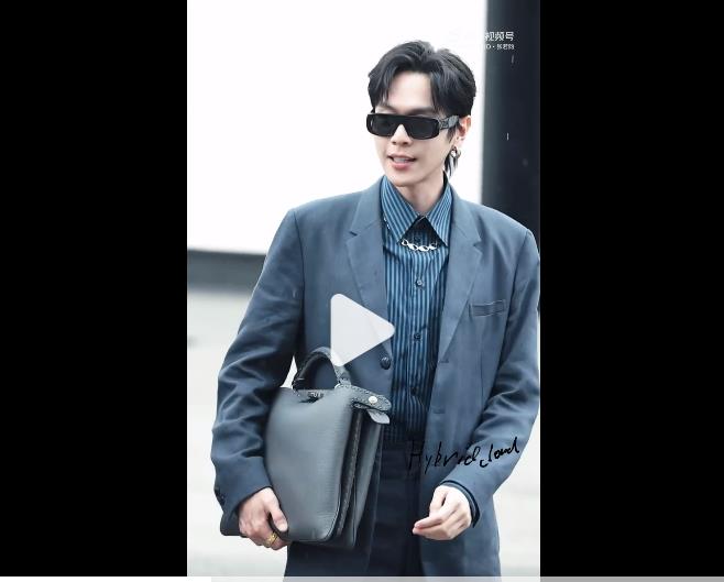 星光熠熠：张若昀许凯目黑莲方灿同排看秀齐聚米兰时装周