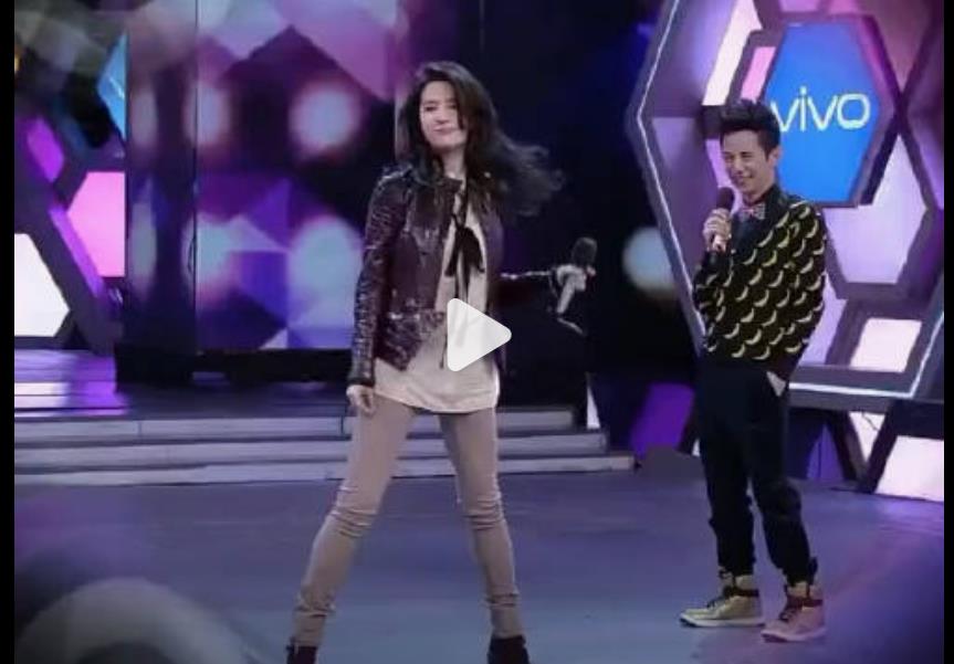 回顾刘亦菲第一次上快本旧照和视频,昔日青涩穿搭引人怀旧