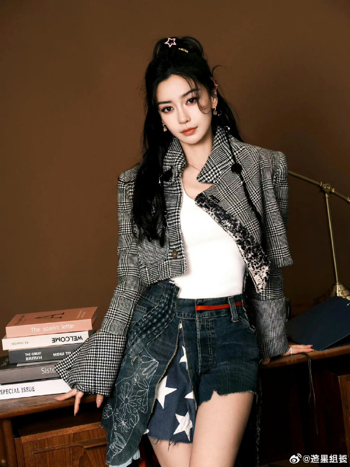 Angelababy圈内新标杆：时尚界的涩谷辣妹