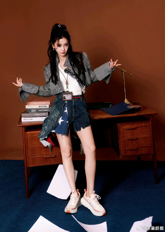 Angelababy圈内新标杆：时尚界的涩谷辣妹