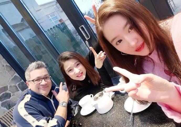 刘亦菲许红豆惊喜限时回归，与姐姐姐夫共享欢乐时光