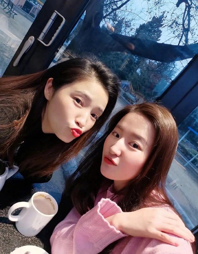 刘亦菲许红豆惊喜限时回归，与姐姐姐夫共享欢乐时光