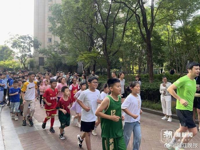 神仙邻居上官光将：带动社区200多人暑假坚持晨跑