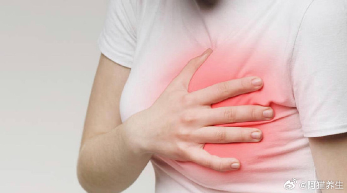 你是否也在呼吸时突然胸部莫名刺痛过？请一定注意