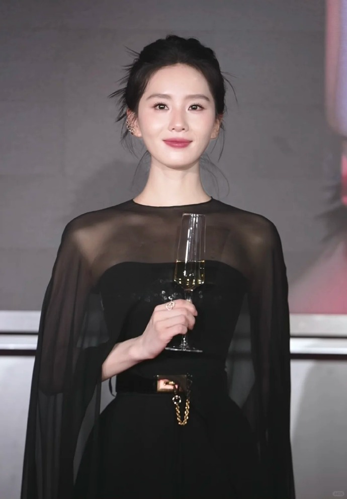 刘诗诗穿了未发布款高定和定制礼服