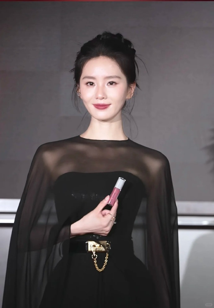 刘诗诗穿了未发布款高定和定制礼服