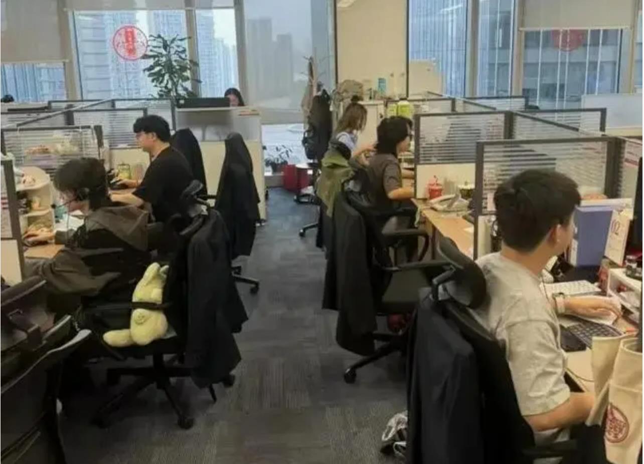 00后小伙炒股，仅入市4天时间，亏了2个月工资