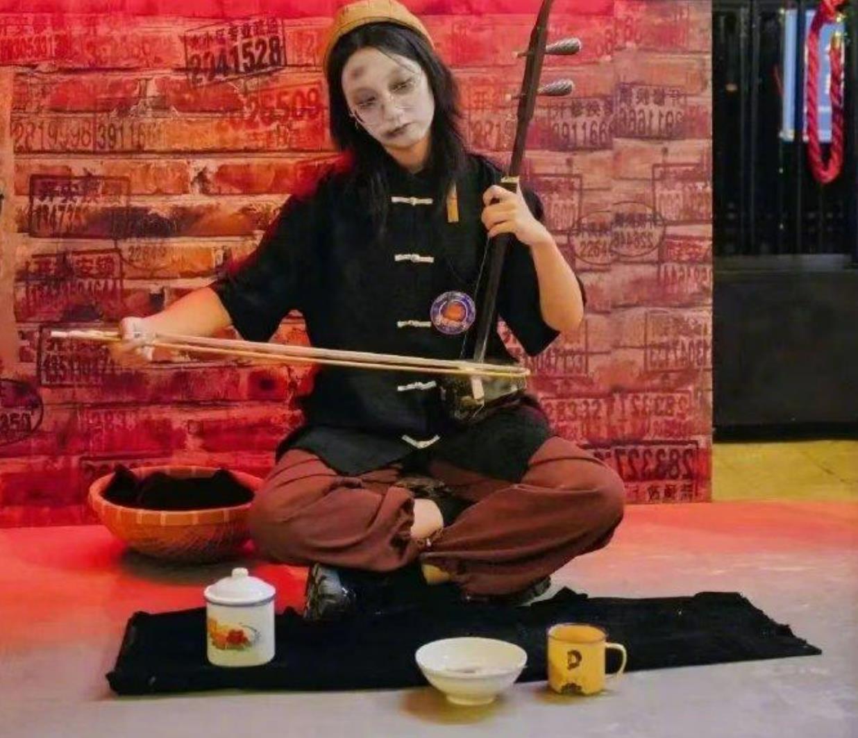 国产游乐园迎来转型潮：高颜值NPC成吸引游客新亮点