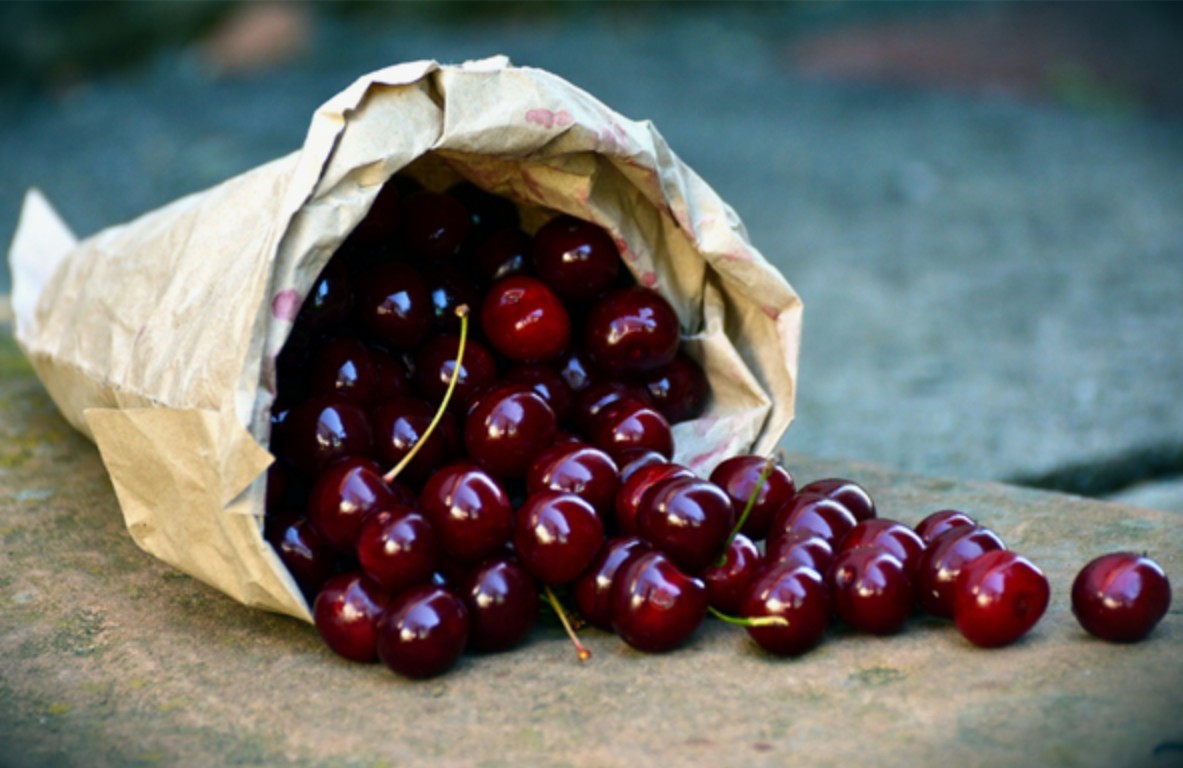 吃车厘子竟吃成“悲伤蛙”？女子狂吃5斤后脸部大变样