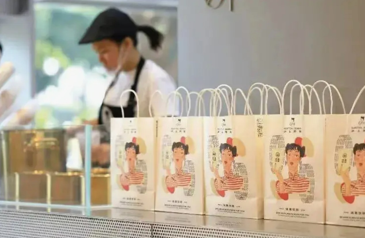 奶茶界的传奇：烟台夫妇卖奶茶狂赚百亿财富