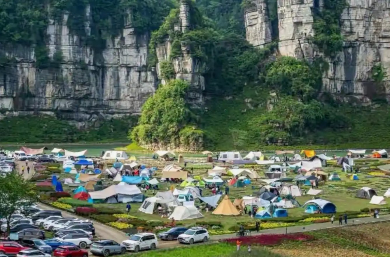 五一未至风向已变：小城爆火、出游专业化、外国游客涌入