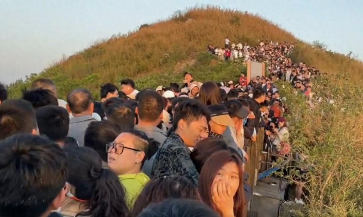 五一假期竟成“钱包收割机”，牛马打工人如何破局？