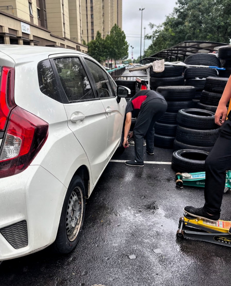 当工资条缩水1500元，谁在倾听底层的心跳？