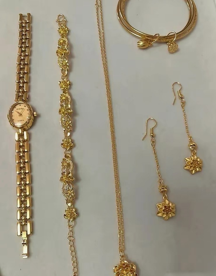 金价狂飙四倍！老妈却按兵不动，子女急得直跳脚引热议