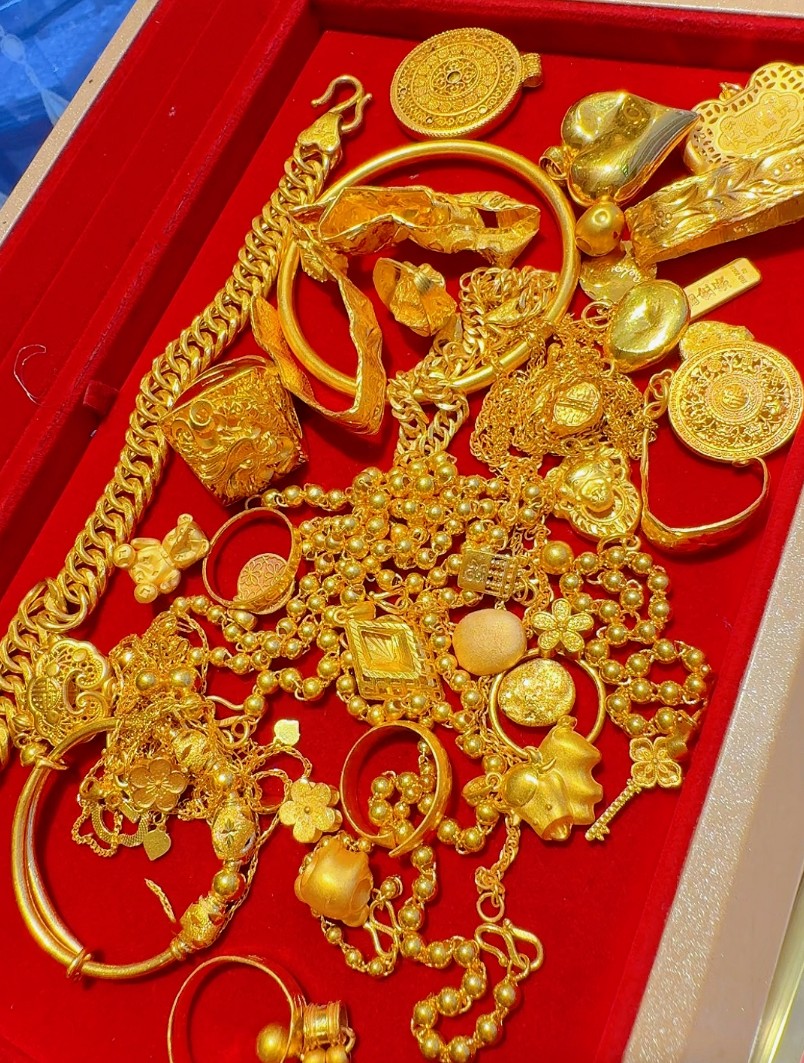 黄金回收风云突变：没及时出手的人，如今遭遇卖金寒冬