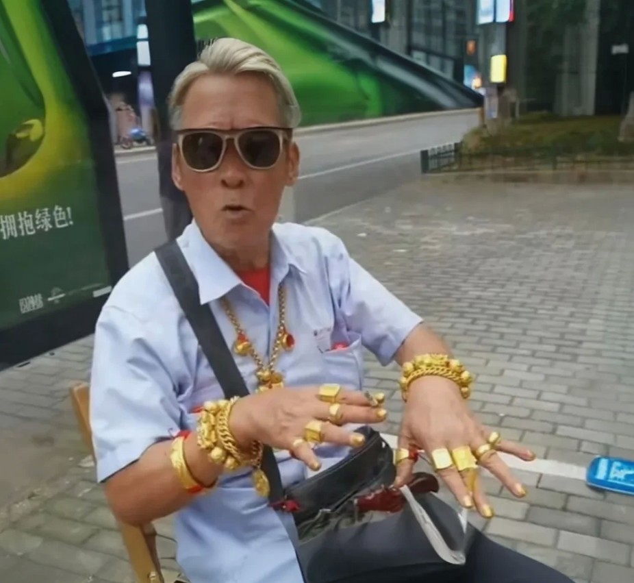 黄金暴涨五倍！大叔十年前豪掷40万囤金，今成两百万富翁