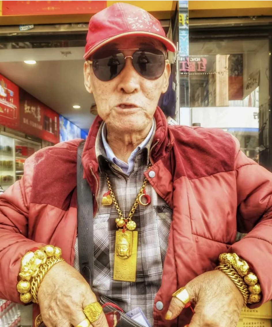 黄金暴涨五倍！大叔十年前豪掷40万囤金，今成两百万富翁