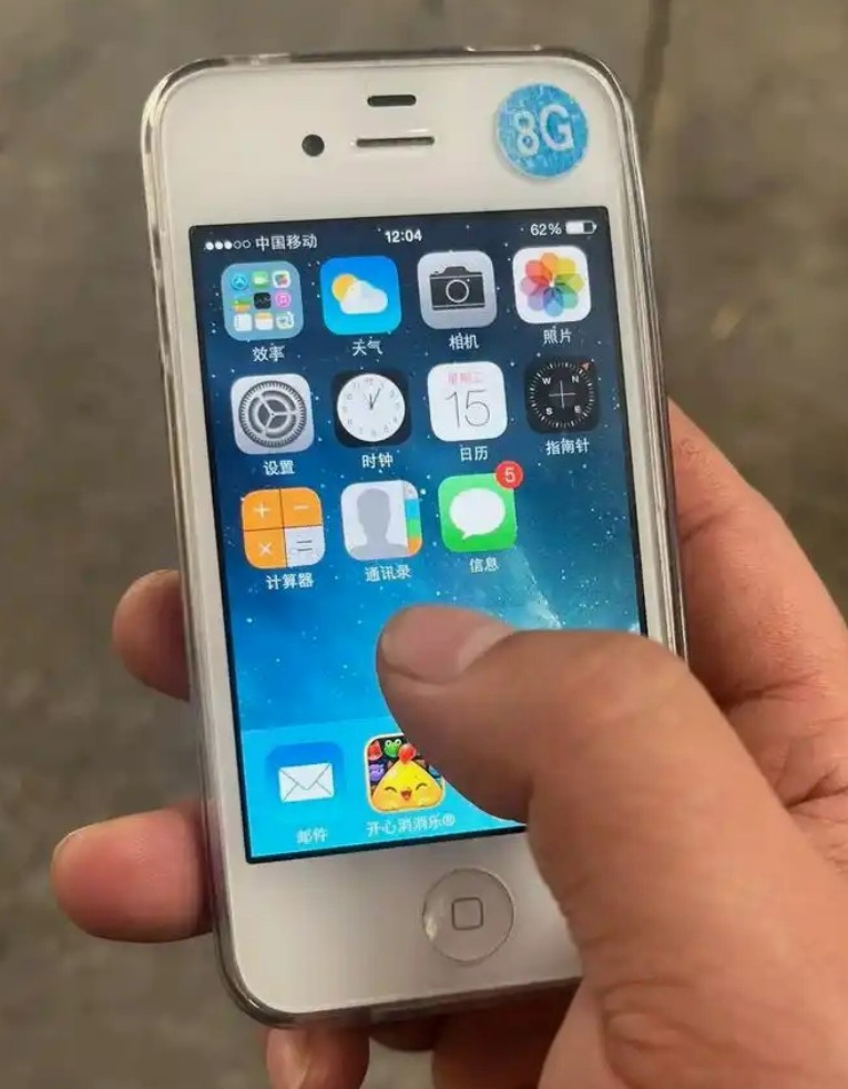 尘封多年的iPhone 4竟成新晋网红？复古风潮下的意外逆袭